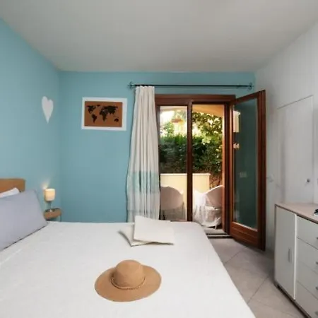 Casa Con Giardino Ольбия